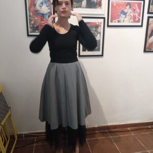 Faldas grises con vuelo