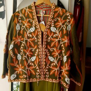 Chaqueta estampad dibujos indios